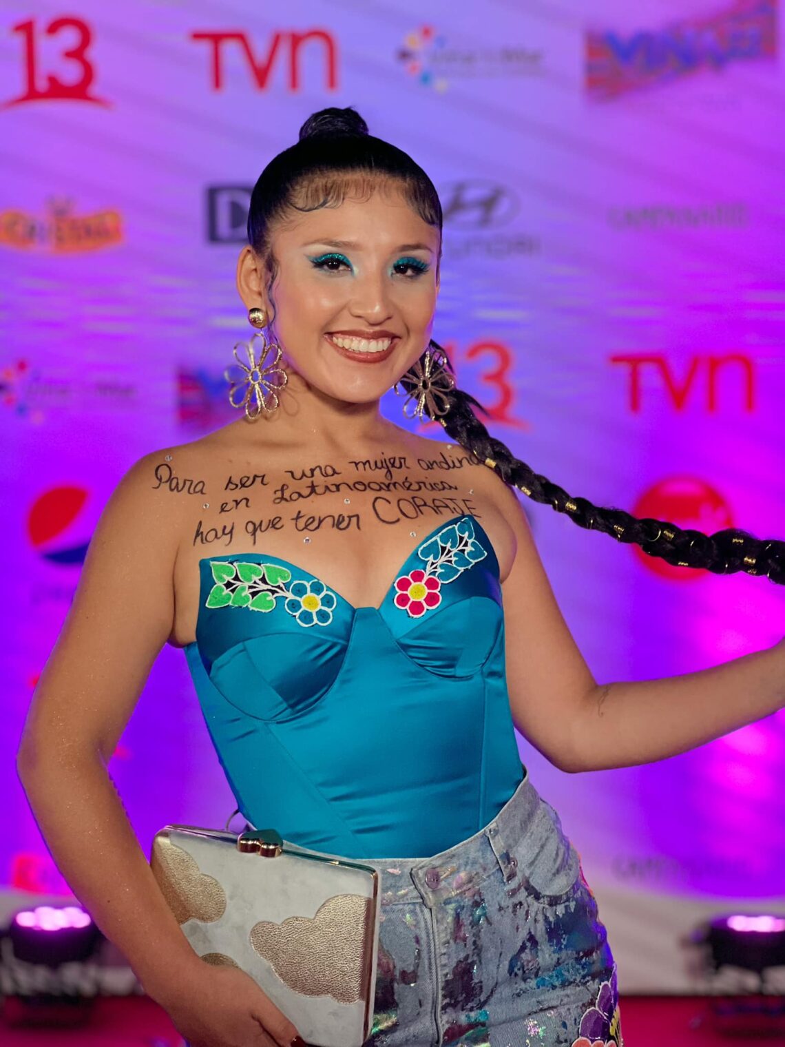 Más allá del canto: ¿Cómo la presencia digital de Milena Warthon ...