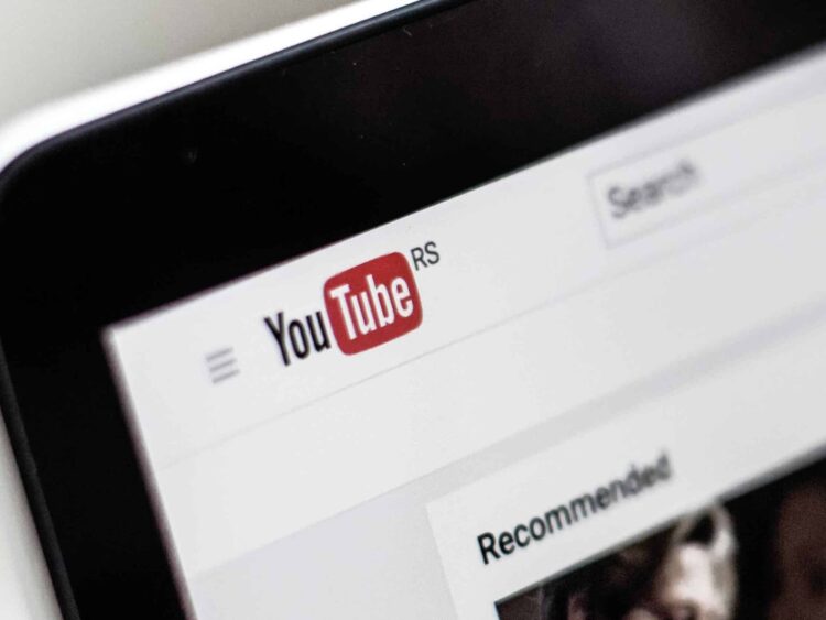 YouTube no se queda atrás y anuncia que añadirá herramientas de IA para los creadores de contenido