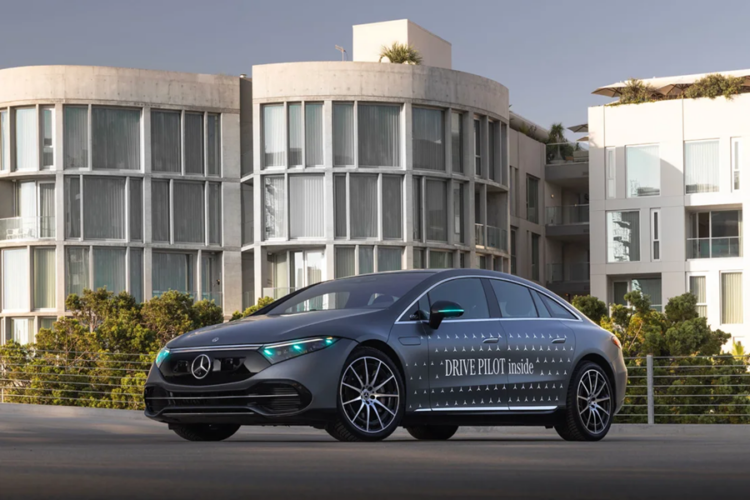 Mercedes-Benz azul