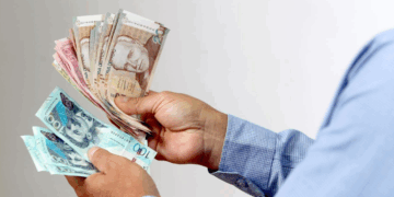 4 de cada 10 peruanos no llegan a fin de mes.